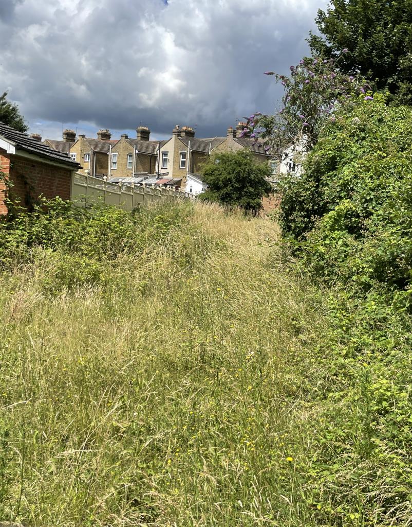 Lot: 76 - VACANT LAND WITH VEHICULAR ACCESS -
